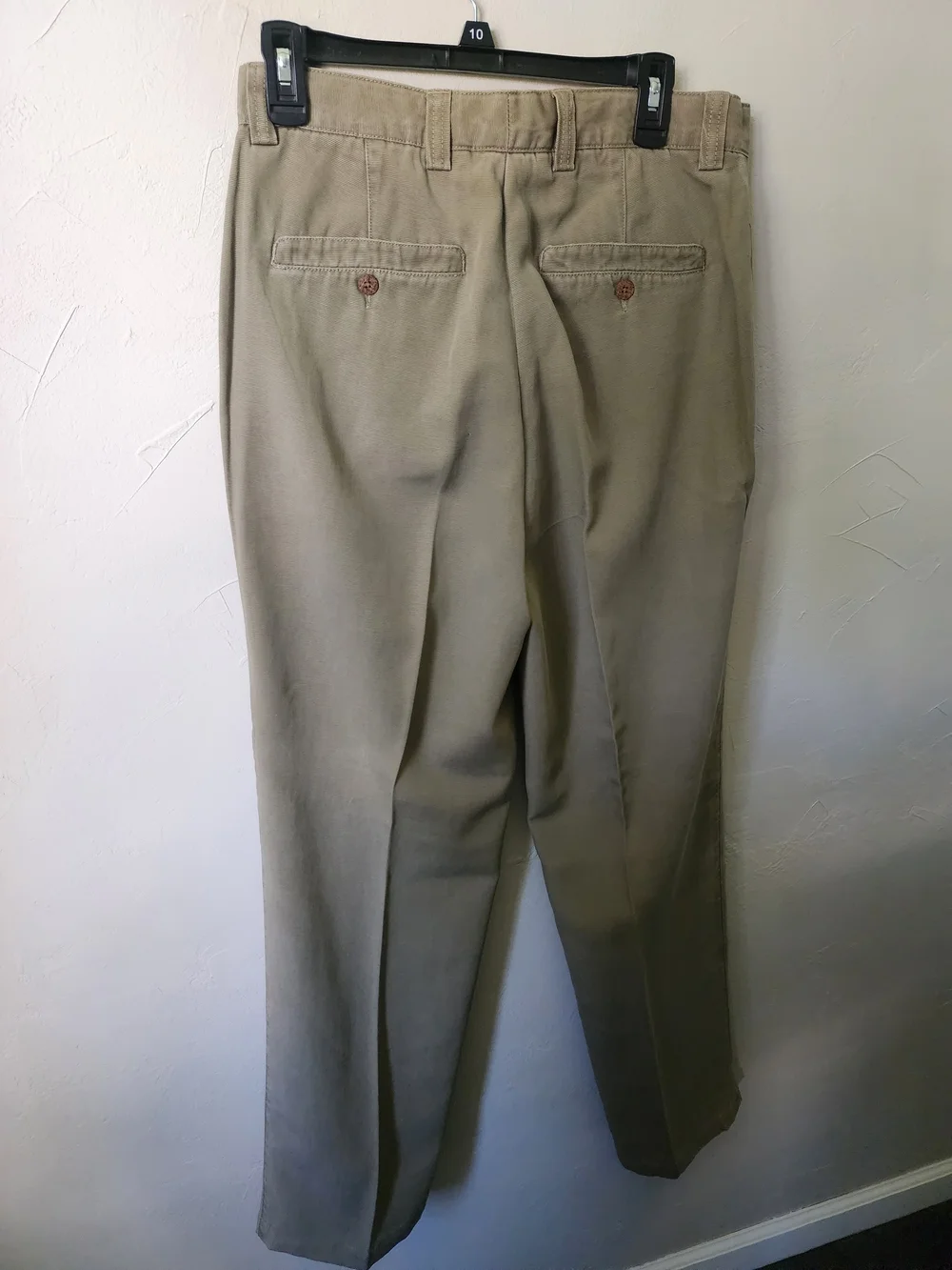 Tommy Bahama Pleated Chino Pants in Khaki Size 32